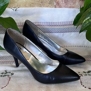 143 Girl Women’s Owanda Closed Pointy Toe Pump Black Slip-On Heels, Size 8